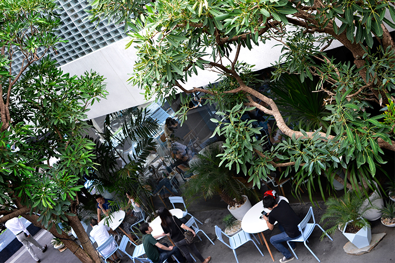 72 the courtyard